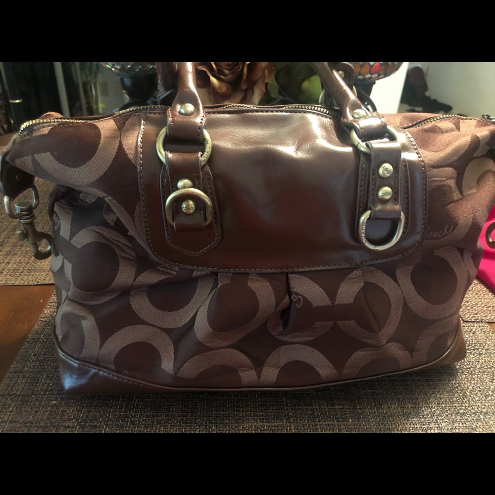 Coach - Picture 2 of 4
